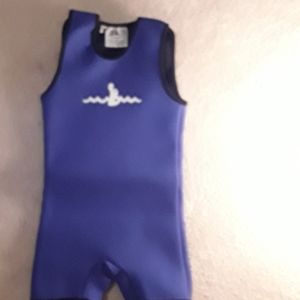 Child wet suit